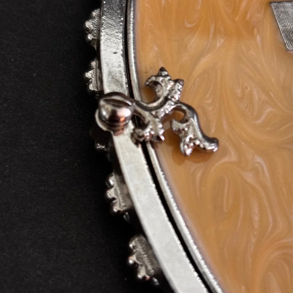 Jay Strongwater Small Oval Picture‎ Frame Silver Tone Crystals Faux Pearls Tag